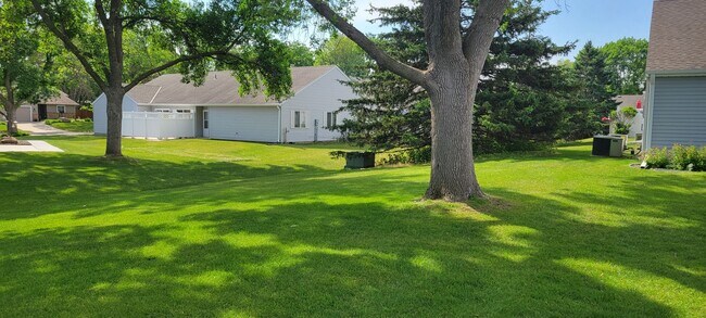 Photo - Newly Refreshed 2 bedroom in HOA