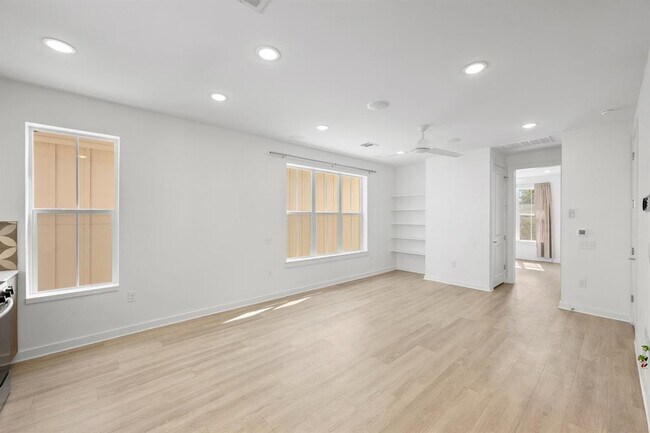Photo - 2624 Metcalfe Rd Unit 2