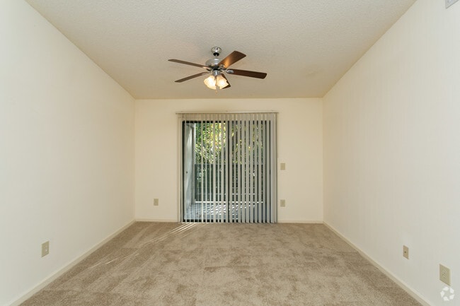 Mallard Cove Apartments