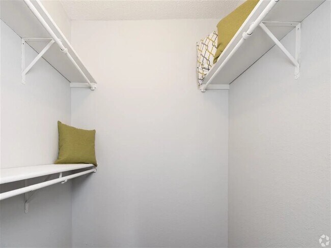 Building Photo - 7610 Cameron Rd Unit 363