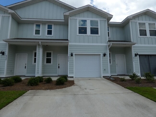 3-Bedroom Townhome - Admiral's Quarters - 3-Bedroom Townhome - Admiral's Quarters