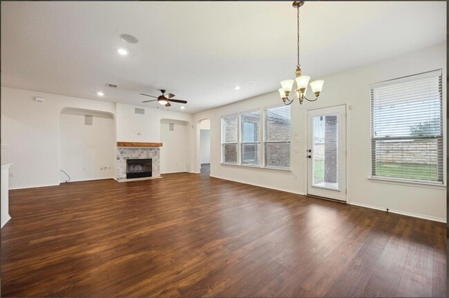 Photo - 705 Vaughn St