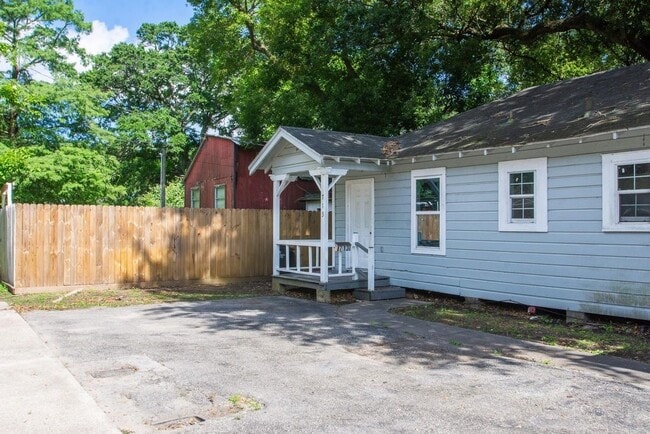 Photo - 713 W Willis St