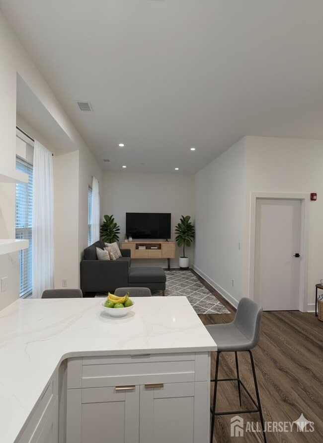 Photo - 581 Middlesex Ave Unit 201