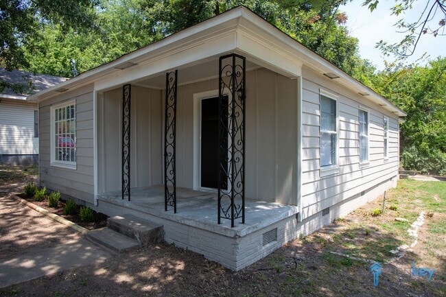 Building Photo - 1600 Orange St