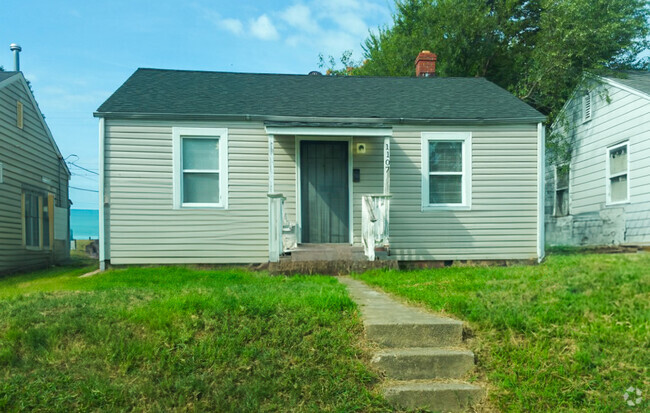 Building Photo - 1107 E 15th St Rental