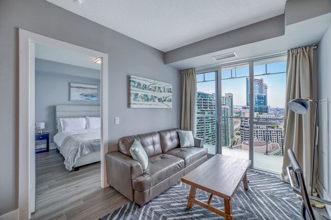 Building Photo - 277 Front St W