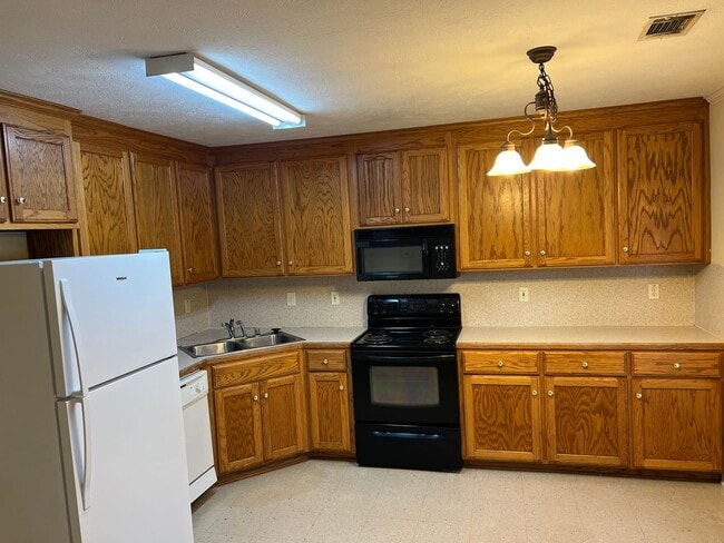 Photo - 371 Farris Rd