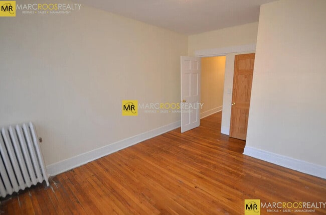 Photo - 240 Kelton St Unit 4
