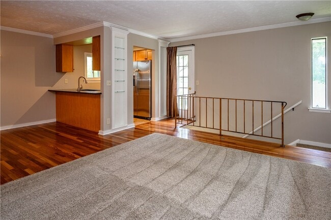 Photo - 808 Eastbrooke Ln