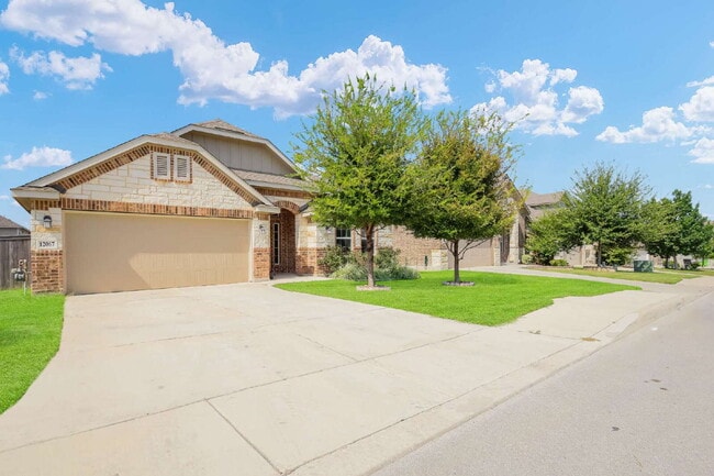 Building Photo - Beautiful 4-Bed, 3-Bath Single-Story Home ...