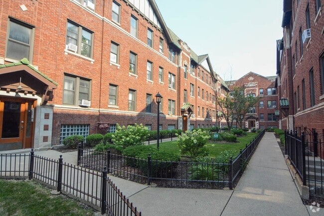 Building Photo - 3310 W Schubert Ave Rental