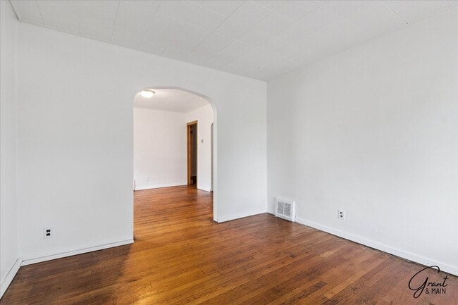 Photo - 3 bedroom - 1 bath $1200/month