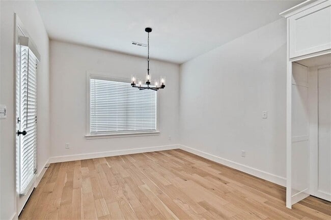 Photo - 1 Claypole Ln