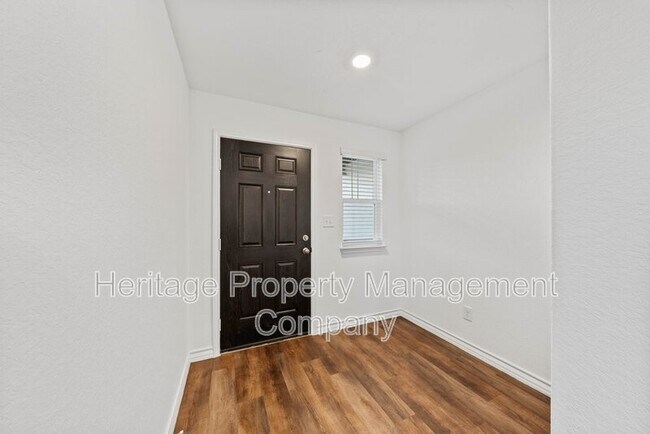 Photo - 817 Heartseed Ave