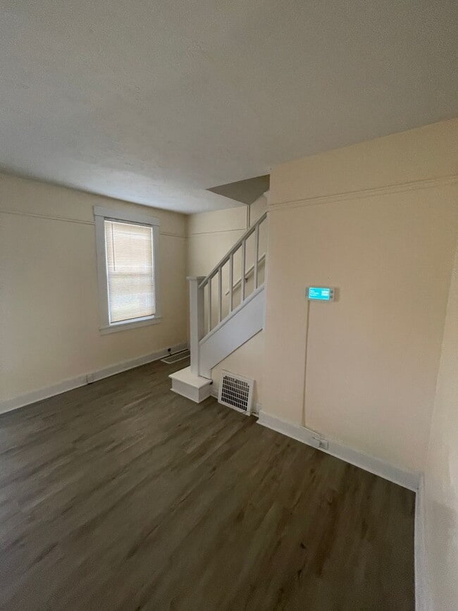 Photo - 825 N 6th St