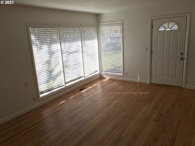 Photo - 2700 SW 123rd Ave