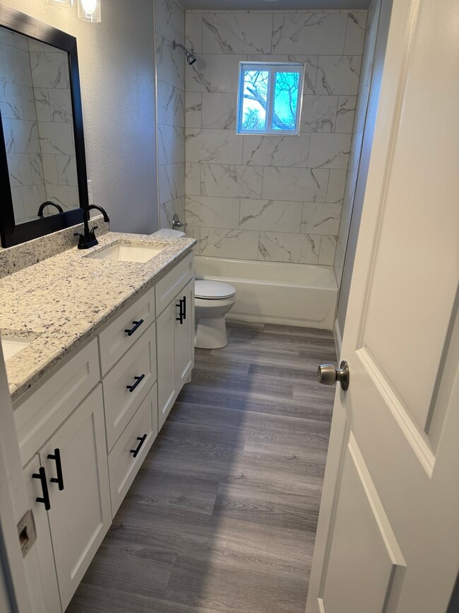 Photo - 5905 S Hampshire Blvd