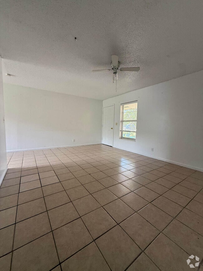 Building Photo - 1794 Juno Rd Unit 5 Rental