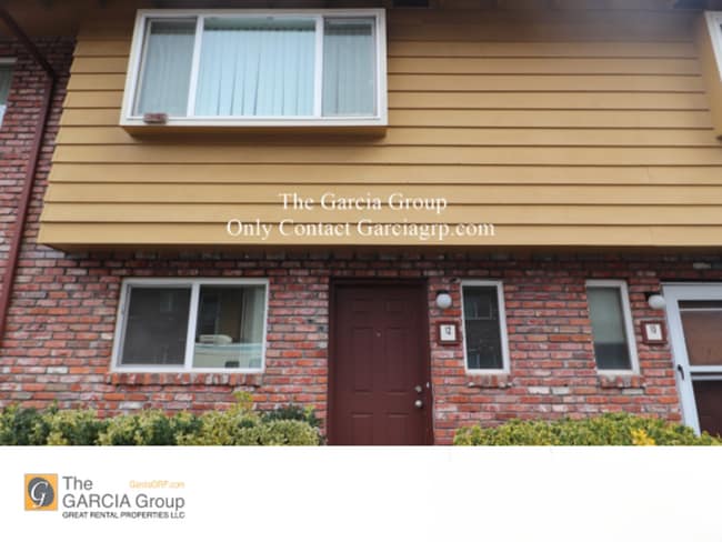 Photo - 581 Holmes Ln