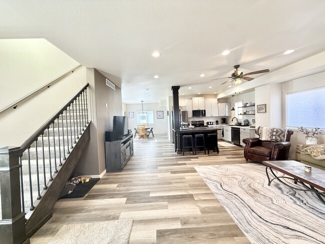 Photo - 186 W Quandary Ct