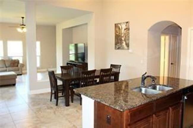 Photo - Great Location, available NOW!