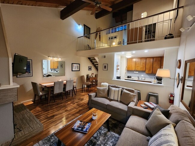 Building Photo - SKI LEASE: Updated Townhome in Wooded, Ce...