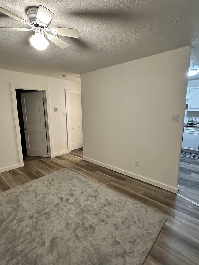 9629-9615 15 St Unit 4