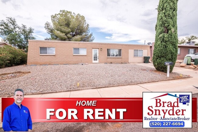 Building Photo - Spacious 3 Bedroom, 2 Bath Home with Updat...