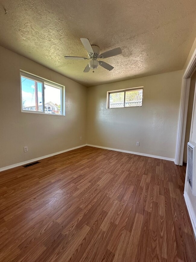 Photo - 1037 Laurel St