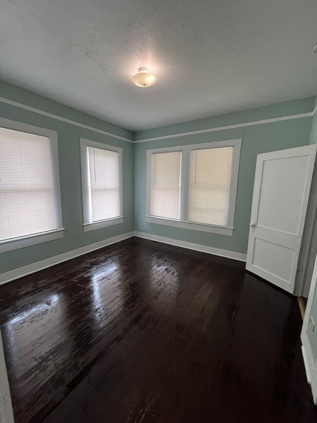 Photo - 2/1 Cottage in Great Location!