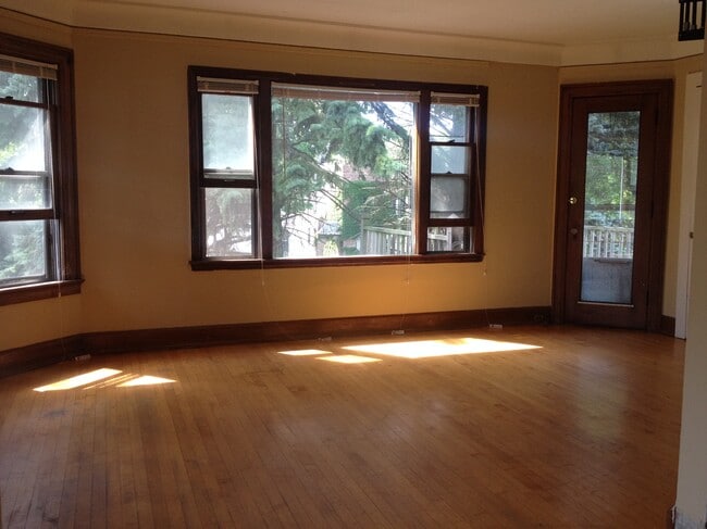 Photo - 3220 N Oakland Ave Unit UPPER