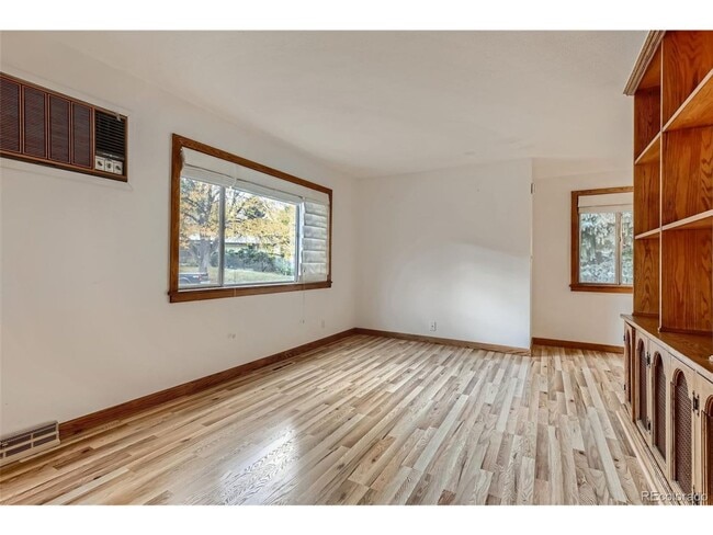 Photo - 1004 S Arbutus St Unit 1004