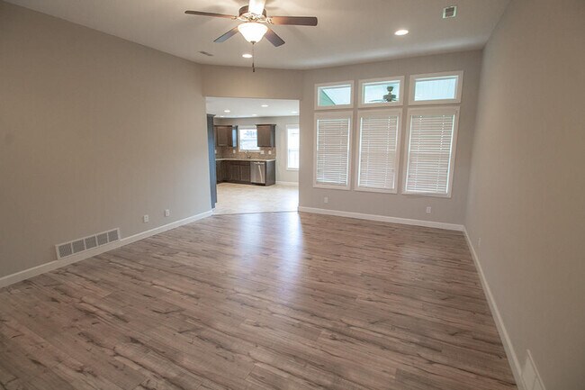 Photo - 7410 Oakley Dr