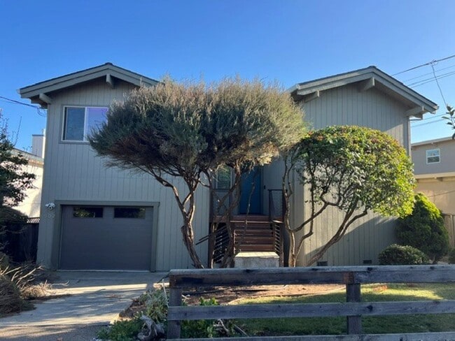 Building Photo - Spacious and Bright 3BR 2BA Seacliff Home - Close to the Beach!