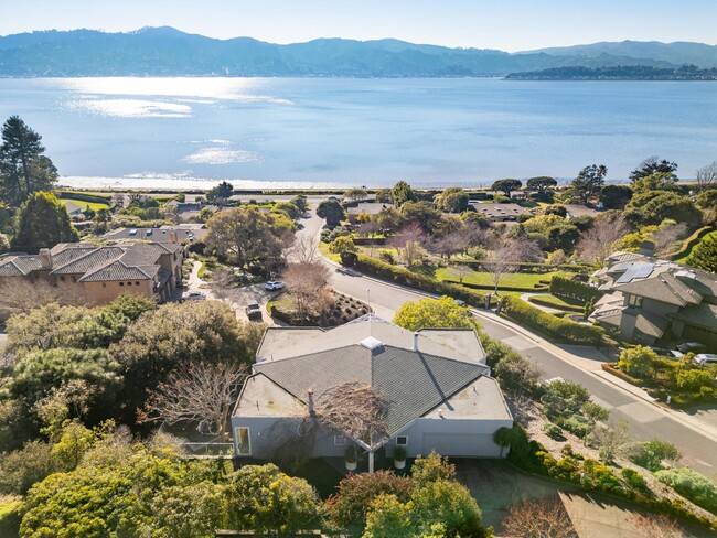 Photo - 20 Gilmartin Dr