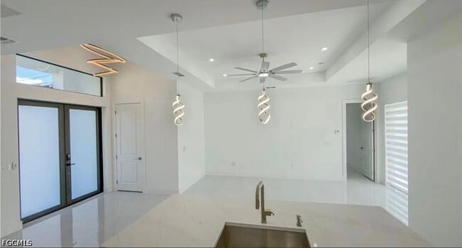 Photo - 1236 Damen St E