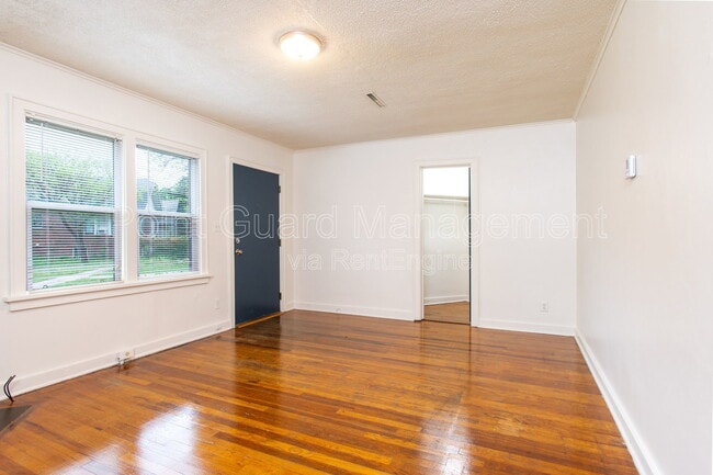 Photo - 621 N Broadview Ave Unit 613