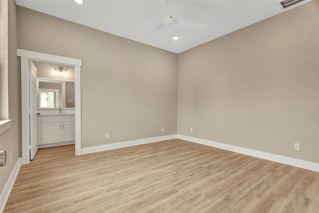 Photo - 28 Cmdr. Runco Ln