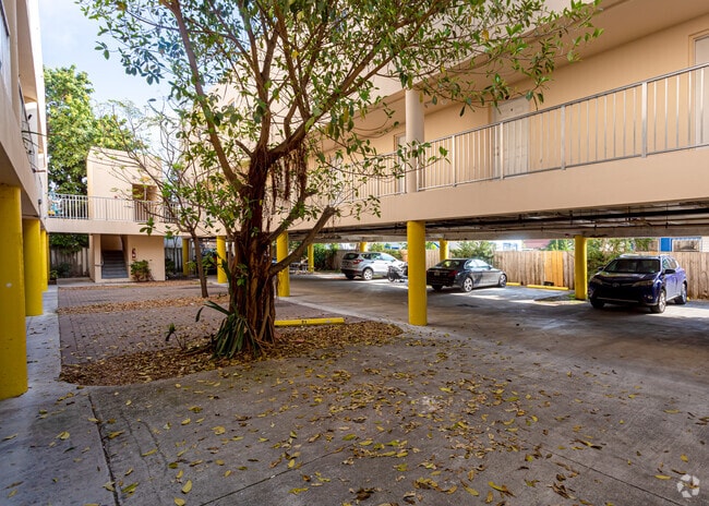 1553 SW 2nd St - 1553 SW 2ND Street