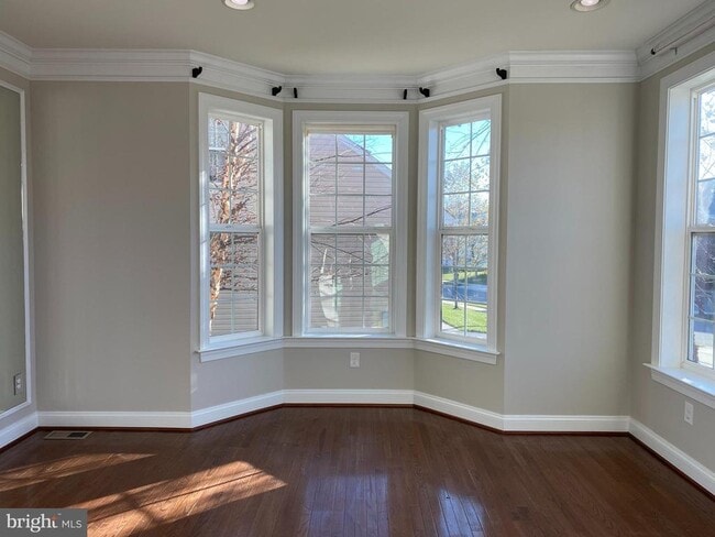 Photo - 301 Wagon Wheel Ln