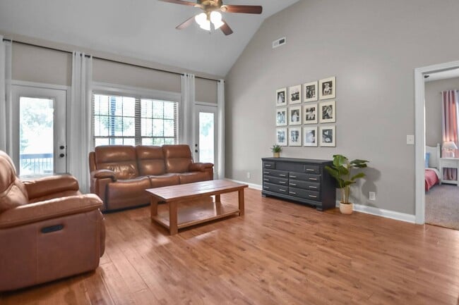 Photo - Pet Friendly Three Bedroom with Bonus!