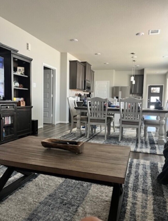 Photo - 7058 Silverleaf Oak St
