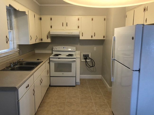 Photo - 906 Sanborn St