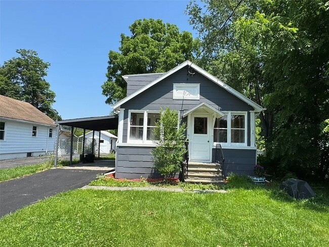 Building Photo - 400 Willow St