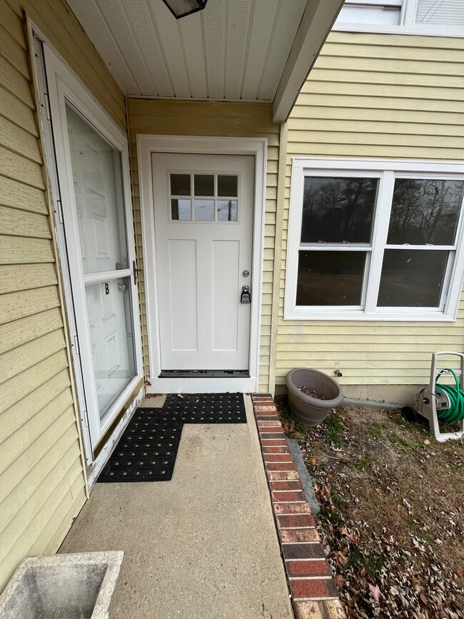 Entrance to unit - 29 Cedar St Unit 1st Floor A