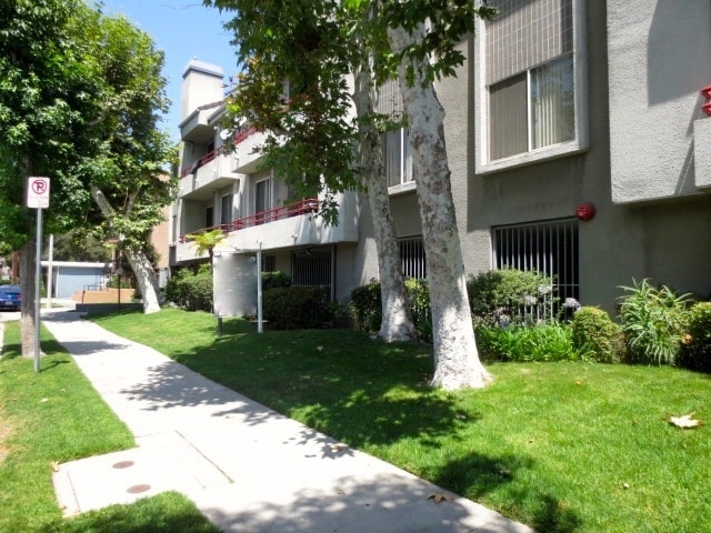 Photo - 10932 Morrison St Unit 116