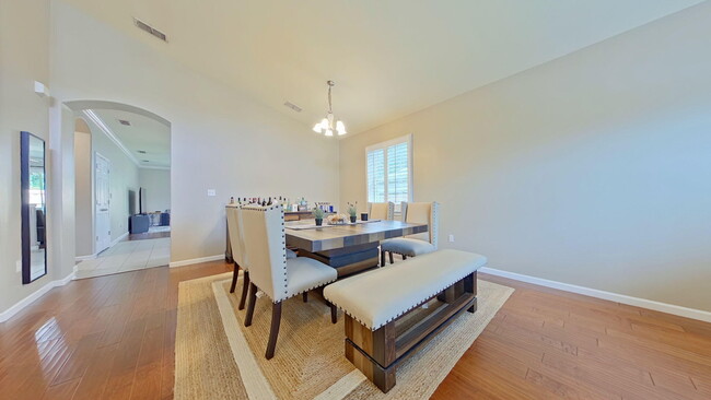 Photo - 858 Solimar Way