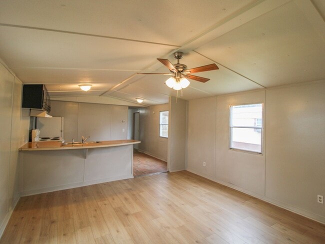 Photo - Close to downtown Pulaski!