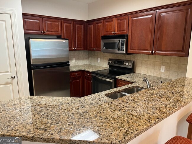 Photo - 3105 Village Blvd SE